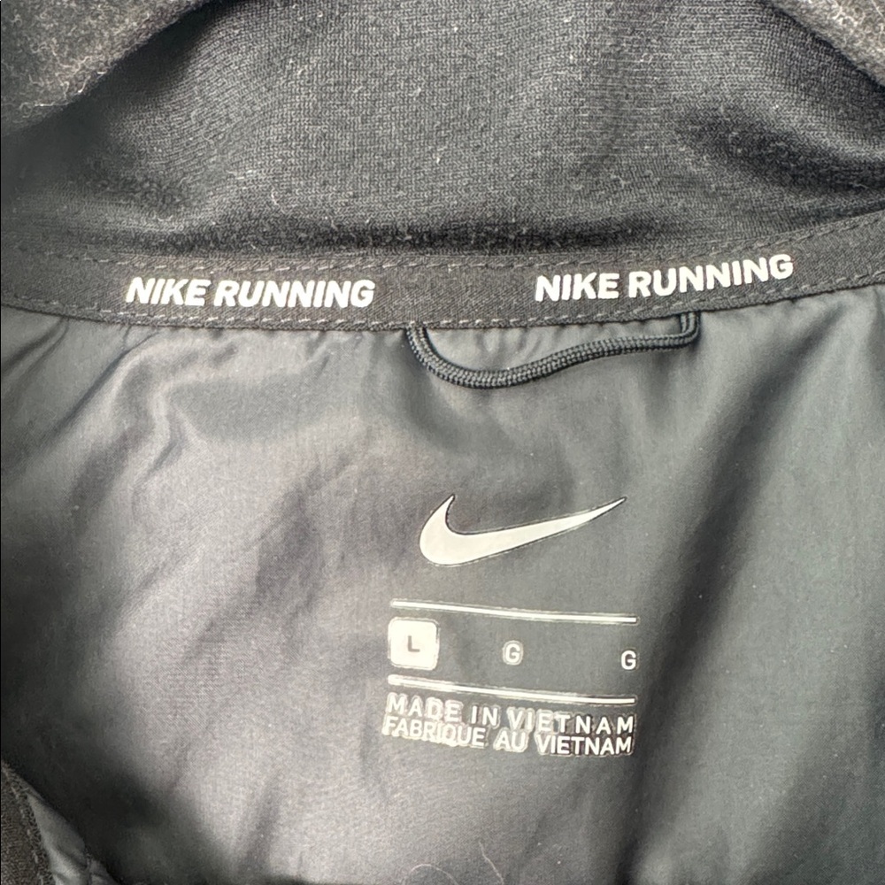 Nike Women's Black Running Vest - Picture 2 of 8